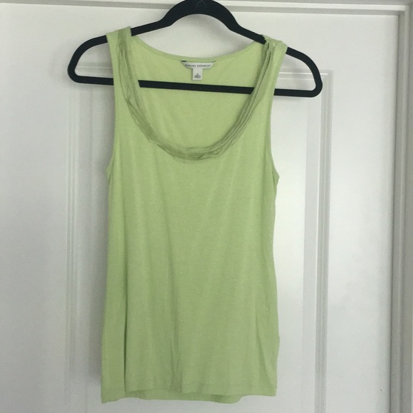 Green tank - Picture 2 of 5